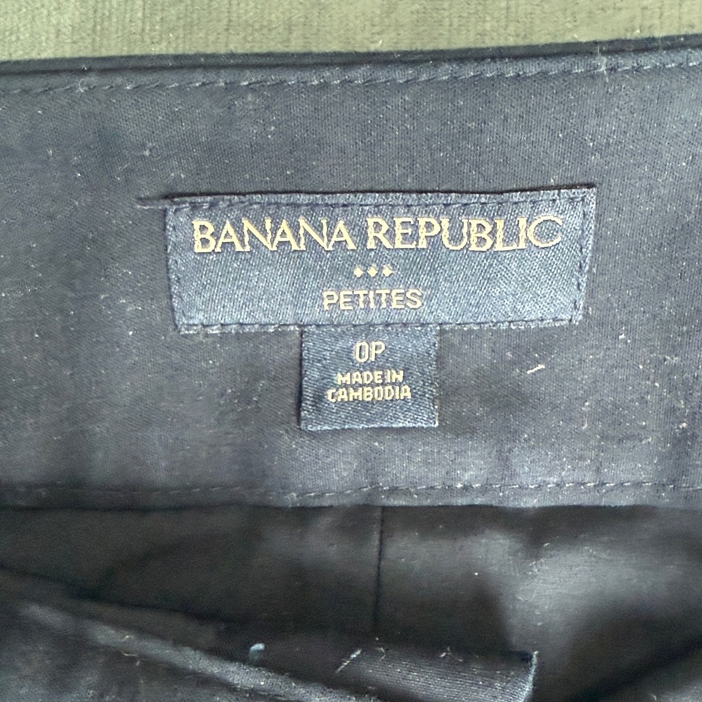 Banana Republic Black Petite Skirt - Picture 2 of 3